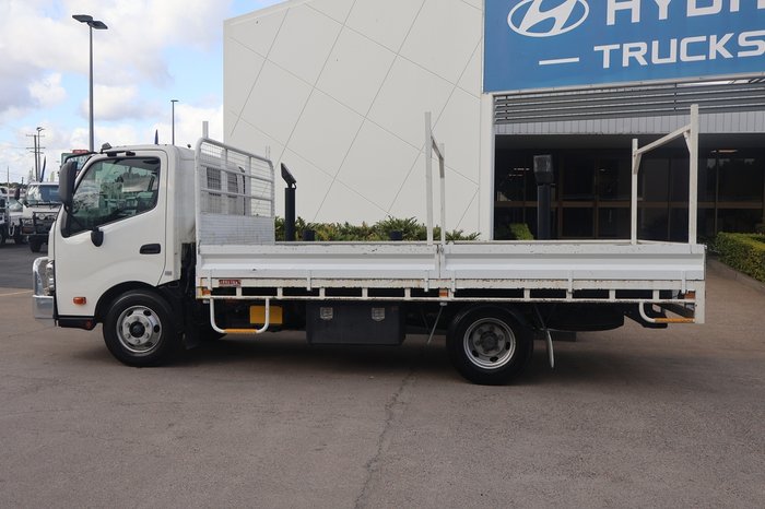 2019 HINO DUTRO 917