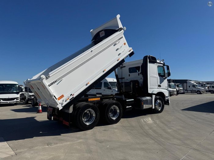 2025 Mercedes-Benz Arocs