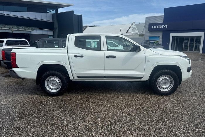 2025 Mitsubishi Triton GLX