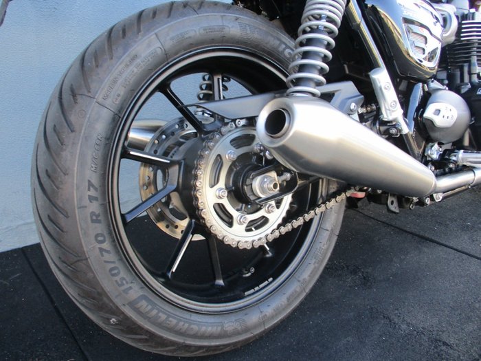 2025 Triumph BONNEVILLE SPEED TWIN Black