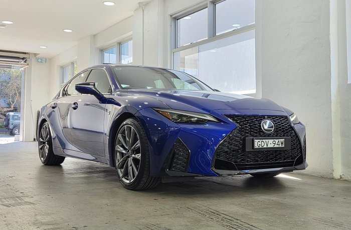 2021 Lexus IS