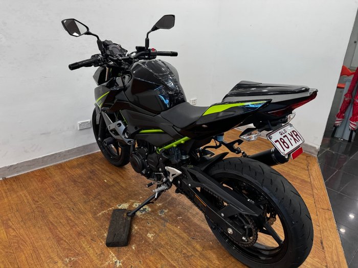 2022 Kawasaki Z400 GREEN