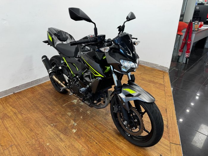 2022 Kawasaki Z400 GREEN