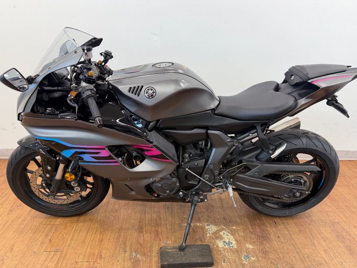 2024 Yamaha YZF-R7LA GREY