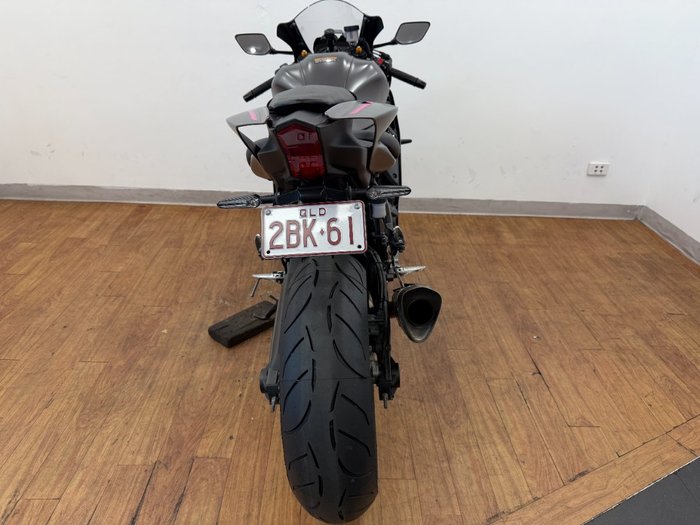 2024 Yamaha YZF-R7LA GREY