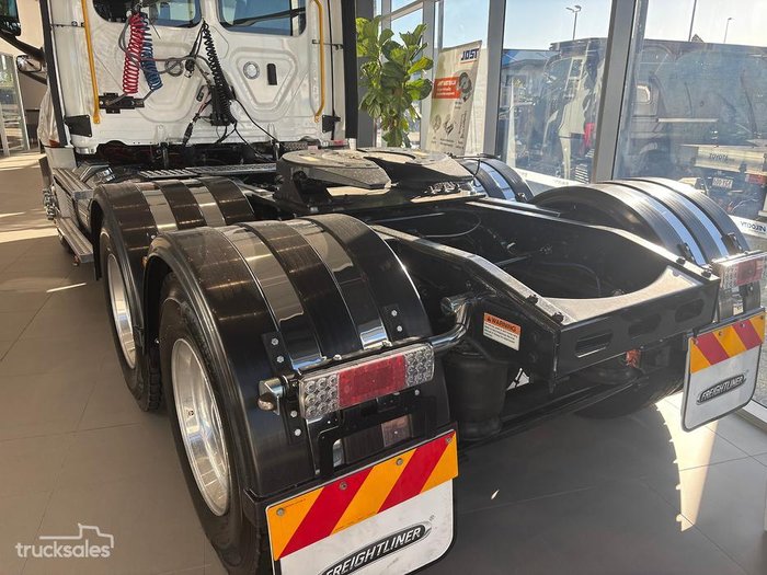 2024 Freightliner Cascadia