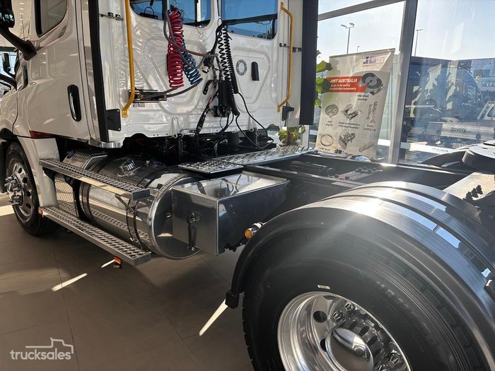 2024 Freightliner Cascadia
