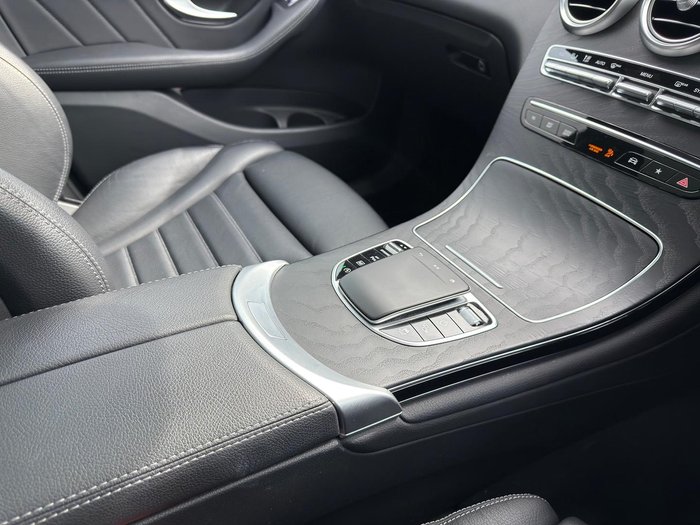 2022 Mercedes-Benz GLC-Class GLC300