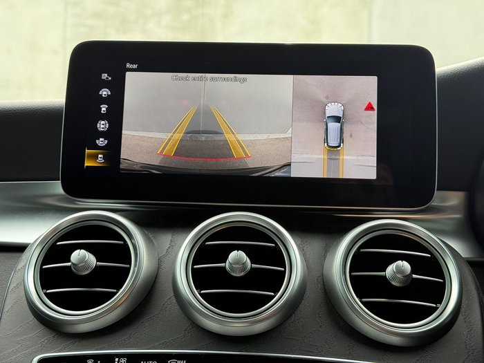 2022 Mercedes-Benz GLC-Class GLC300