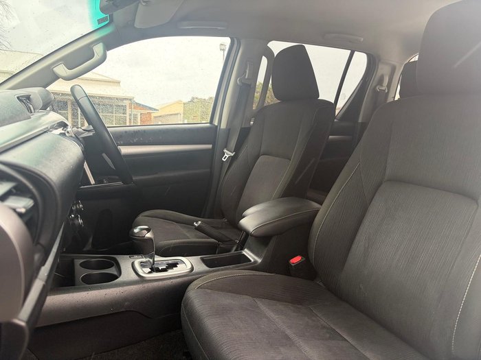 2019 Toyota Hilux SR5