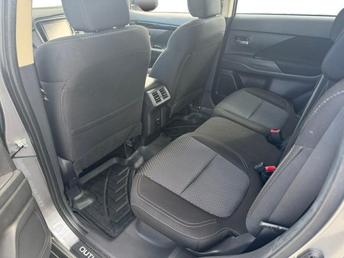 2021 Mitsubishi Outlander ES
