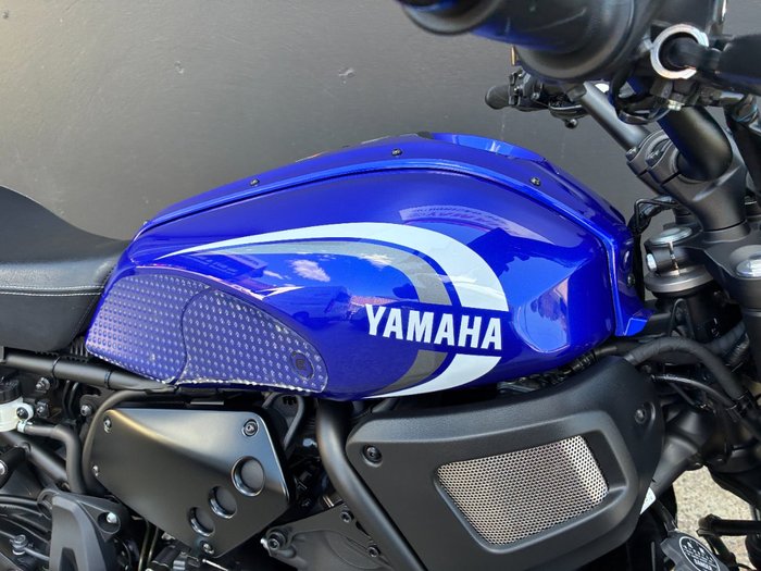 2024 Yamaha XSR700 BLUE