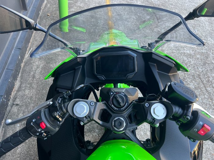 2025 Kawasaki NINJA 500 SE (LAMS) GREEN