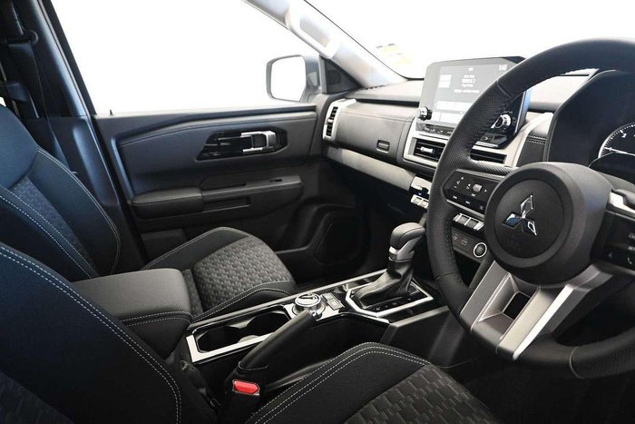 2025 Mitsubishi Triton GLX+