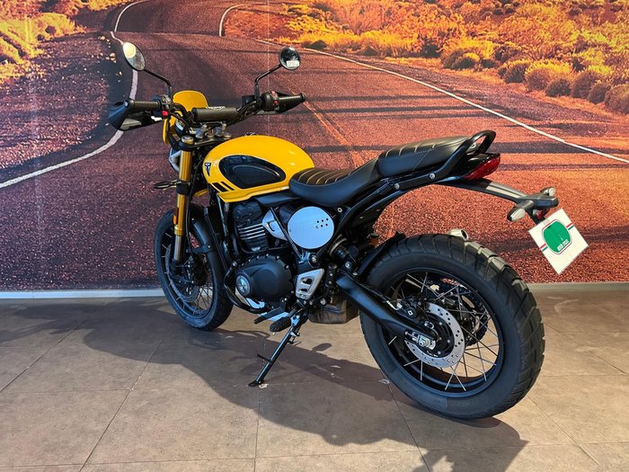 2026 Triumph Scrambler 400 XC Scrambler Yellow