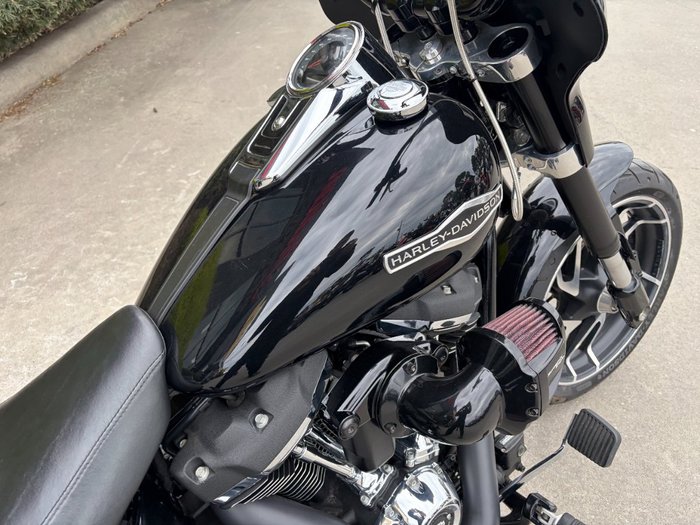 2018 HARLEY-DAVIDSON FLSB SPORT GLIDE (CUSTOM TT) Black