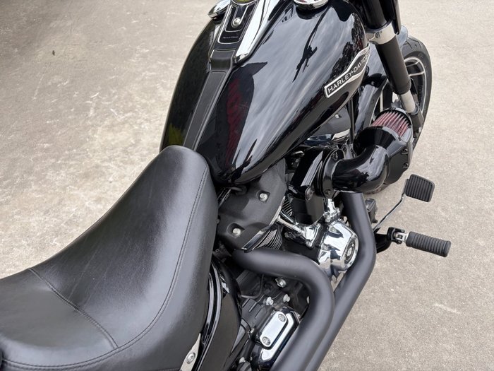 2018 HARLEY-DAVIDSON FLSB SPORT GLIDE (CUSTOM TT) Black