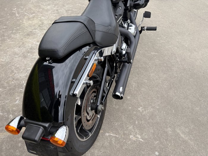 2018 HARLEY-DAVIDSON FLSB SPORT GLIDE (CUSTOM TT) Black