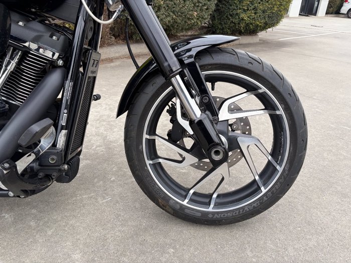 2018 HARLEY-DAVIDSON FLSB SPORT GLIDE (CUSTOM TT) Black
