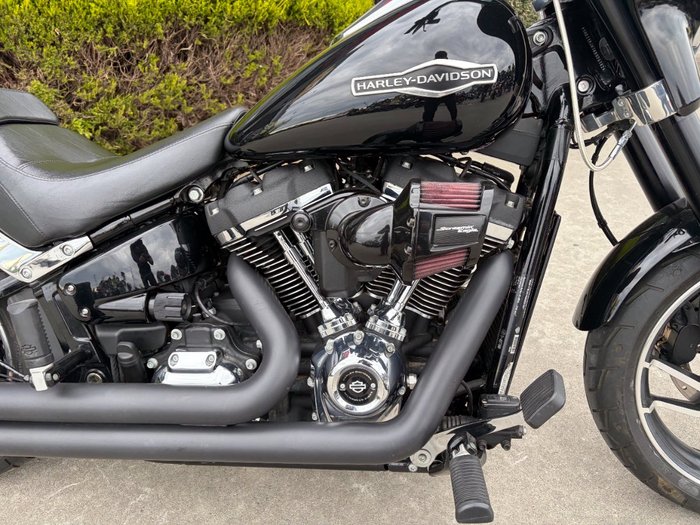 2018 HARLEY-DAVIDSON FLSB SPORT GLIDE (CUSTOM TT) Black