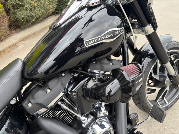 2018 HARLEY-DAVIDSON FLSB SPORT GLIDE (CUSTOM TT) Black