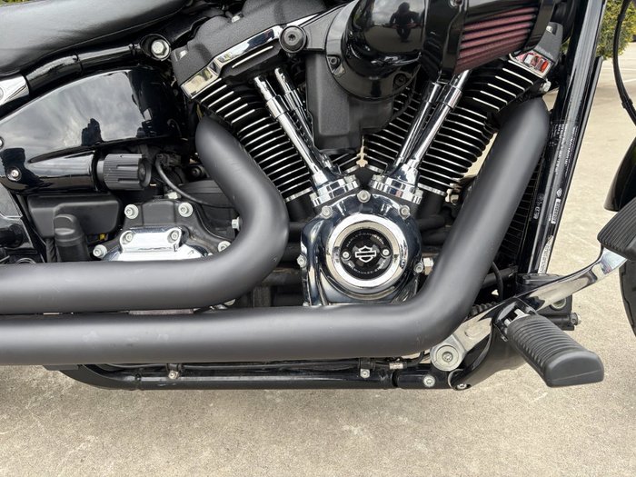 2018 HARLEY-DAVIDSON FLSB SPORT GLIDE (CUSTOM TT) Black