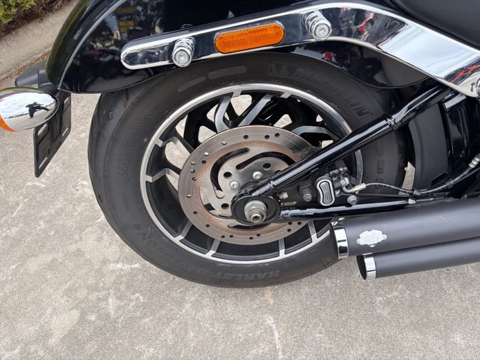 2018 HARLEY-DAVIDSON FLSB SPORT GLIDE (CUSTOM TT) Black