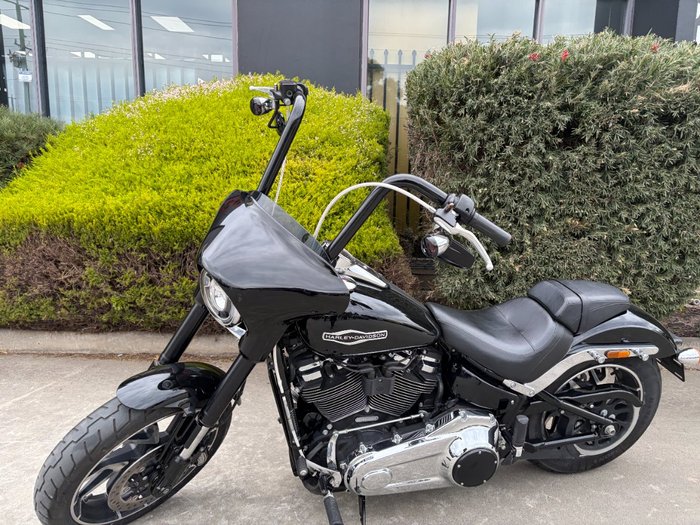 2018 HARLEY-DAVIDSON FLSB SPORT GLIDE (CUSTOM TT) Black