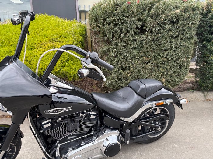 2018 HARLEY-DAVIDSON FLSB SPORT GLIDE (CUSTOM TT) Black