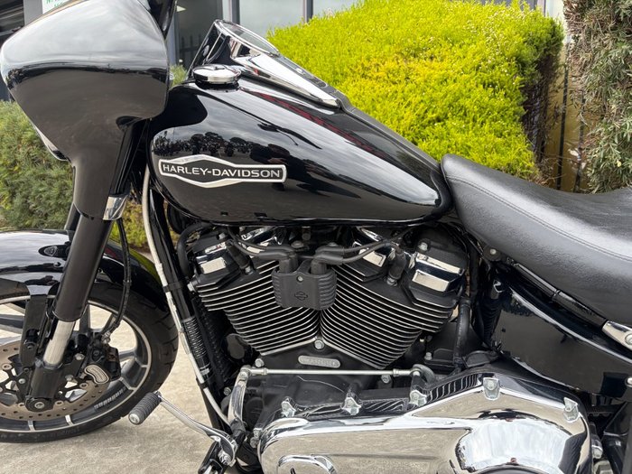 2018 HARLEY-DAVIDSON FLSB SPORT GLIDE (CUSTOM TT) Black