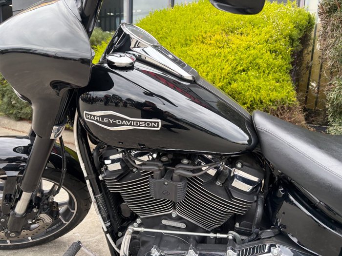 2018 HARLEY-DAVIDSON FLSB SPORT GLIDE (CUSTOM TT) Black