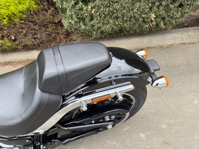 2018 HARLEY-DAVIDSON FLSB SPORT GLIDE (CUSTOM TT) Black