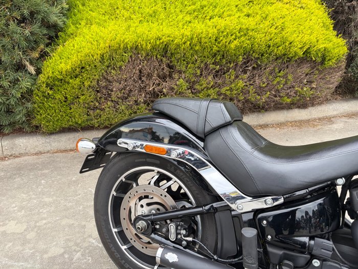 2018 HARLEY-DAVIDSON FLSB SPORT GLIDE (CUSTOM TT) Black