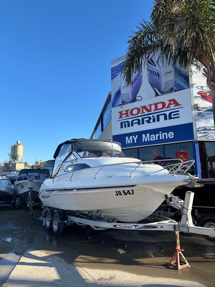 2005 Whittley 5.8 Voyager Sterndrive
