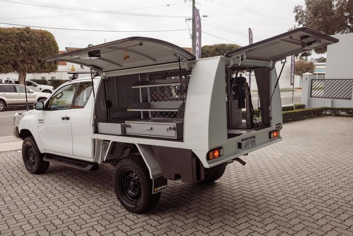 2019 Toyota Hilux SR