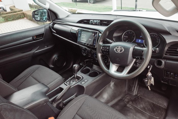 2019 Toyota Hilux SR
