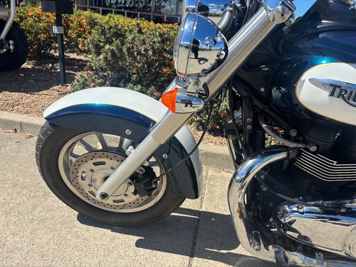 2011 Triumph AMERICA Blue