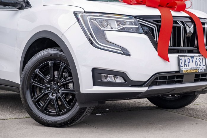2024 Mahindra XUV700 AX7