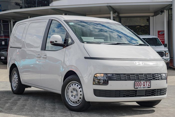2026 Hyundai STARIA LOAD