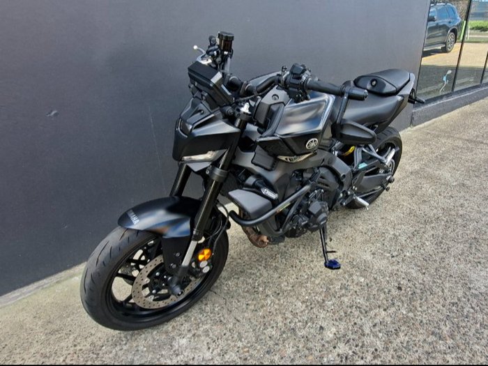 2024 Yamaha MT-09 Y-AMT BLACK