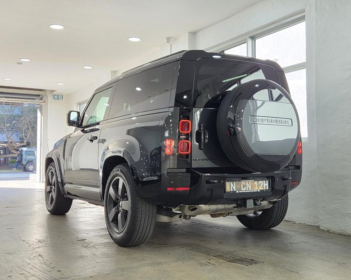 2024 Land Rover Defender 90 P400 X-Dynamic SE