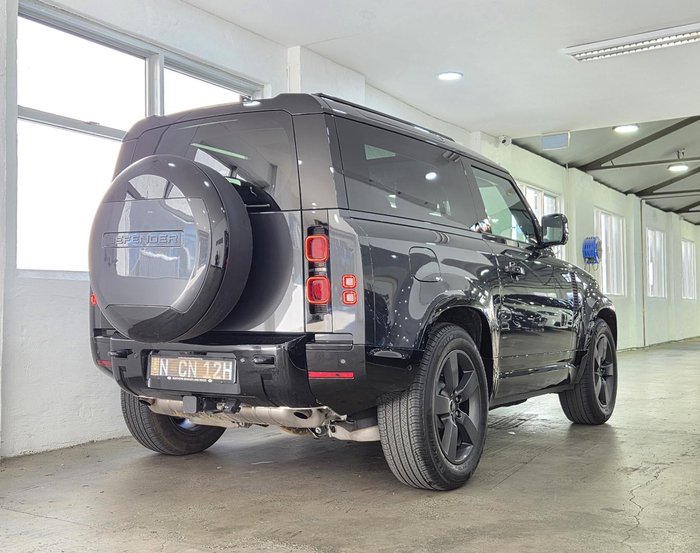 2024 Land Rover Defender 90 P400 X-Dynamic SE