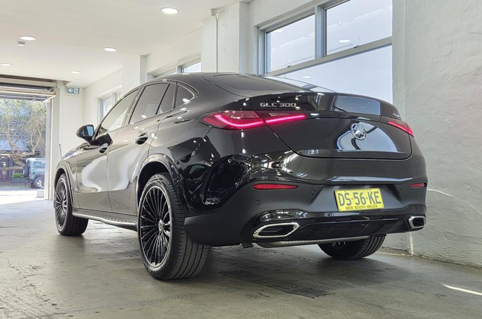 2025 Mercedes-Benz GLC-Class GLC300