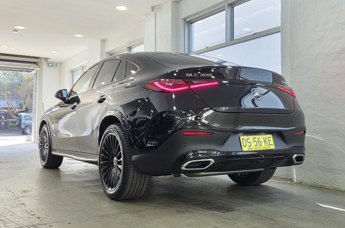 2025 Mercedes-Benz GLC-Class GLC300
