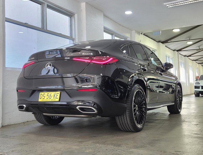 2025 Mercedes-Benz GLC-Class GLC300