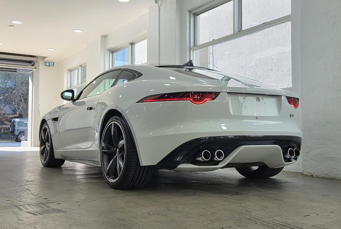 2018 Jaguar F-TYPE R