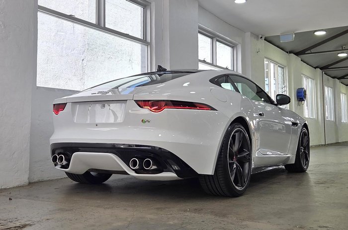 2018 Jaguar F-TYPE R