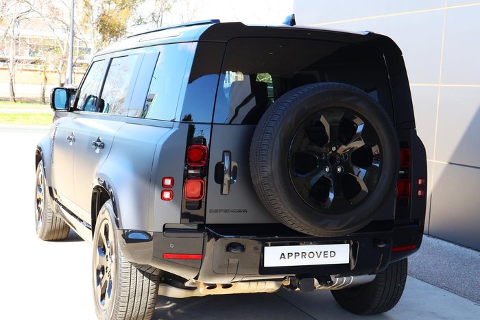 2025 Land Rover Defender 110 D350 X-Dynamic SE