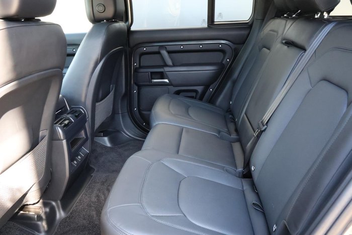 2025 Land Rover Defender 110 D350 X-Dynamic SE