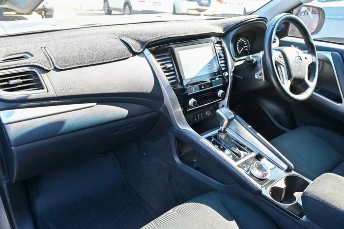 2021 Mitsubishi Pajero Sport GLX